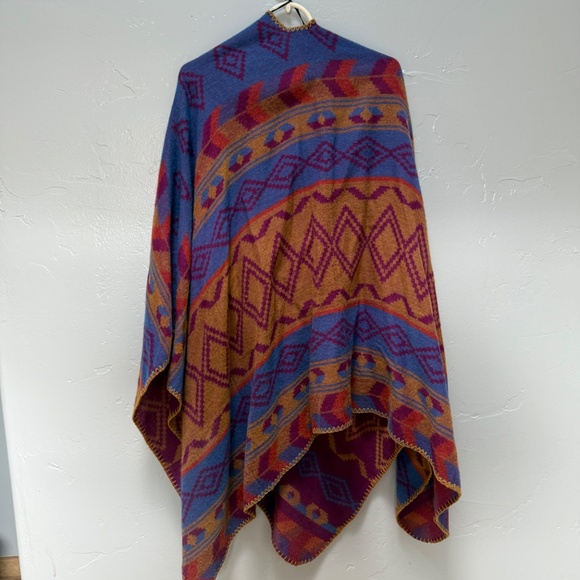 Eddie Bauer Reversible Wrap – Purple & Blue - Picture 8 of 8